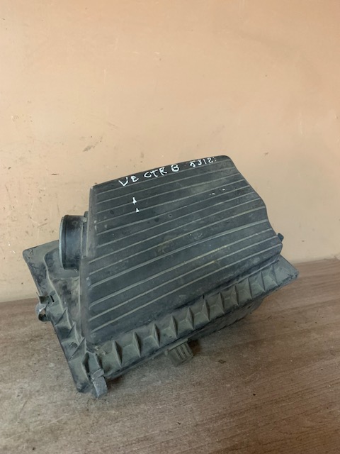 Opel Vectra B Корпус воздушного фильтра для Opel Vectra B 1999-2002 (1.6  X16XEL) 90499599