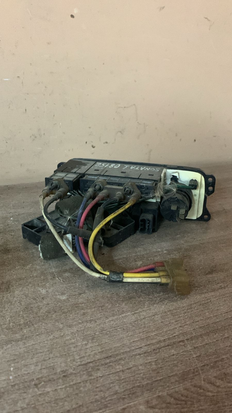 Hyundai Sonata  III Блок управления печкой для Hyundai Sonata III 1996-1998 (SJUA1)  9725034151  9725034101
