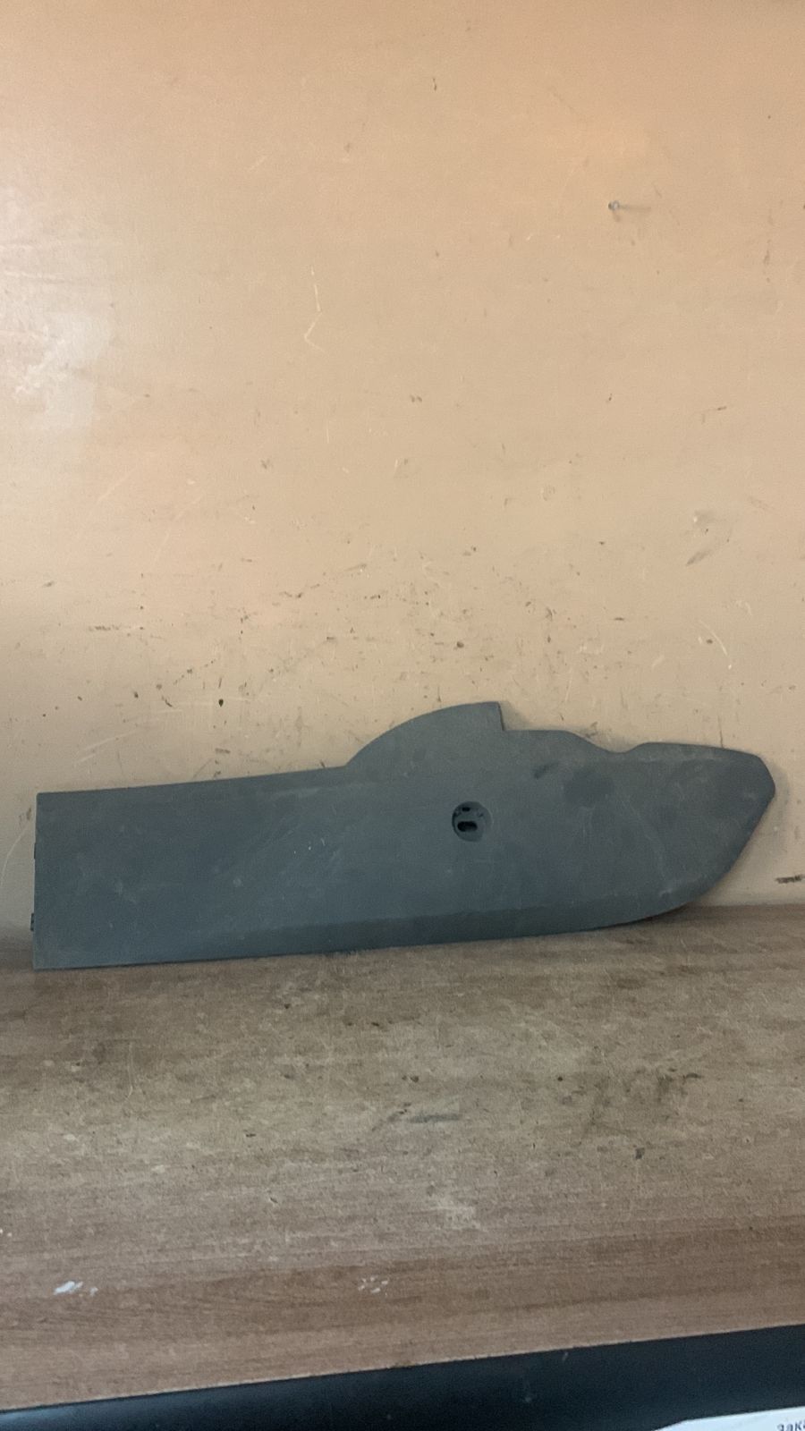 Накладка (кузов внутри) FORD  Focus II 2008-2011;Focus II 2005-2008 (НА КОНСОЛЬ ПРАВАЯ  ) 1496176  4M51A046B26AE