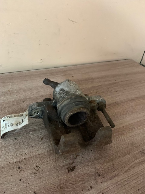 Суппорт передний левый для Renault Clio/Symbol 1998-2008; Logan 2005>; Clio 1991-1998;R21 1986-1994; ( (7701201769)