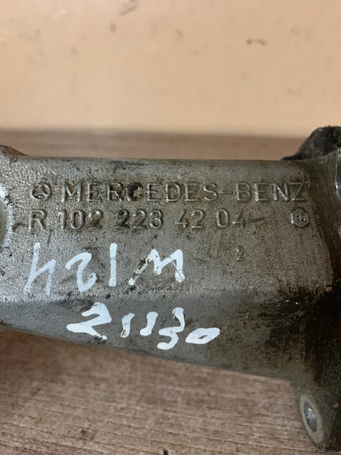 Mercedes Benz W124 Кронштейн двигателя правый MERCEDES BENZ W124 (1022234204)