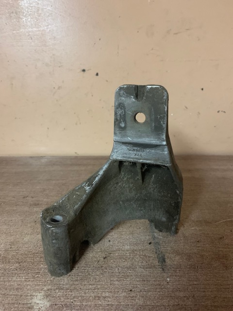 Opel Vectra B Кронштейн двигателя Vectra B 1995-1999;Vectra B 1999-2002  90497256