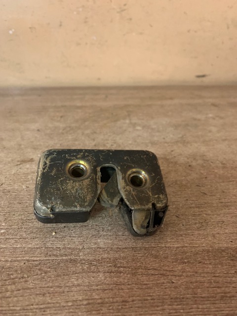 Volkswagen Golf II-Jetta II Замок багажника VW GOLF II/ POLO  191827505