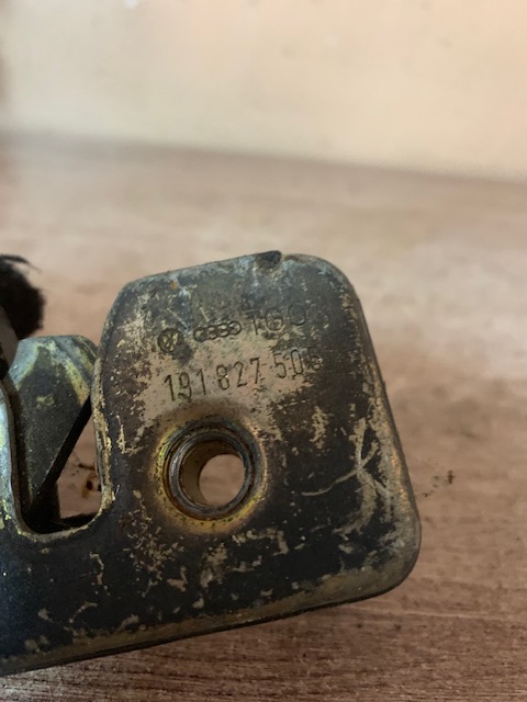 Volkswagen Golf II-Jetta II Замок багажника VW GOLF II/ POLO  191827505