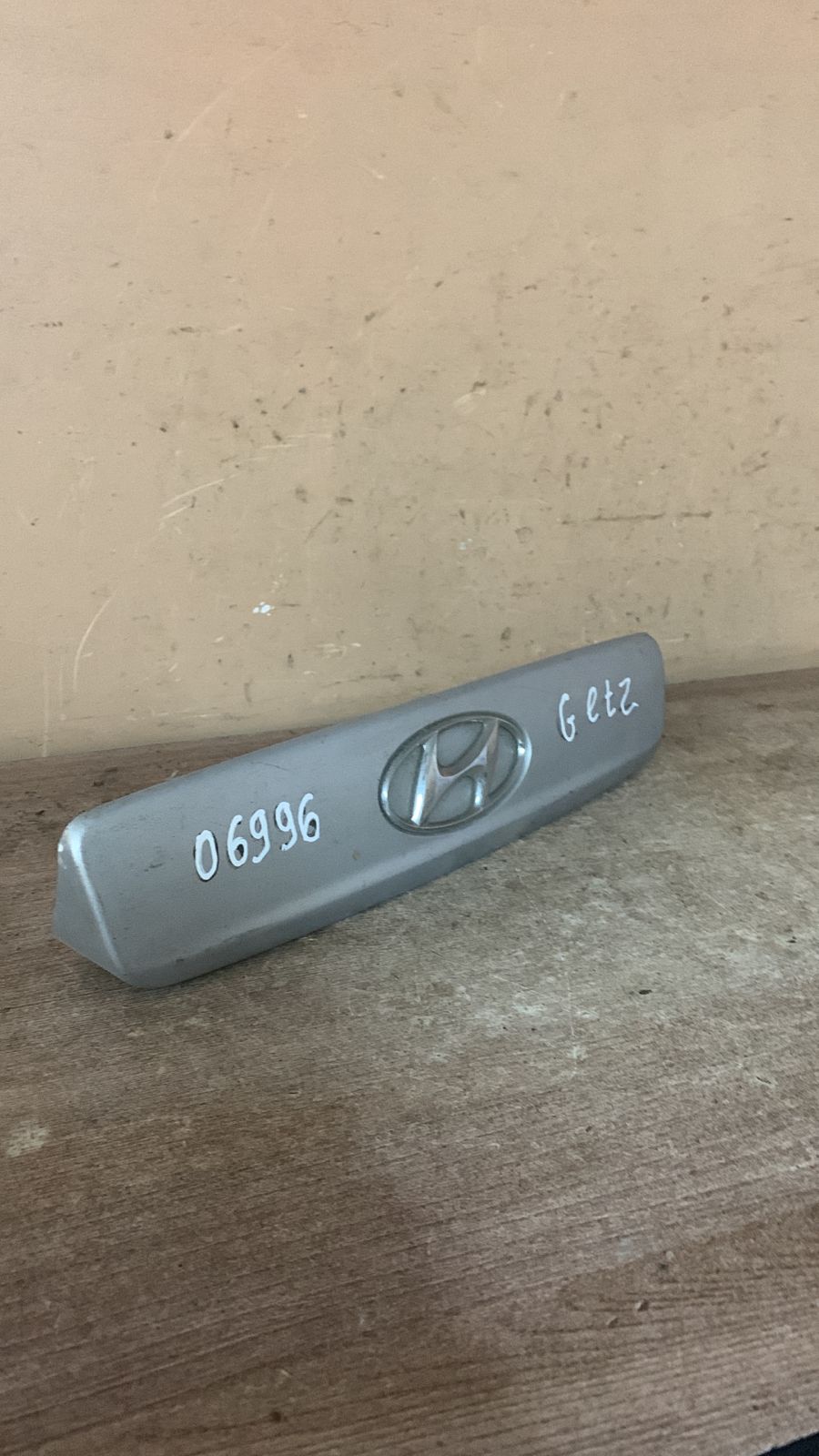 Hyundai Getz Накладка крышки багажника  для Hyundai Getz 2002-2010 873111С500  после 2005