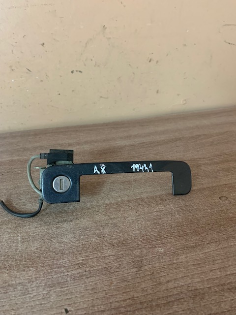 Audi A8 1994-1998 Накладка ручки наружней  Audi A8 (8D0837240E)
