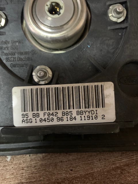 Ford Mondeo I Подушка безопасности в руль Ford Mondeo 1  95BBF042B85