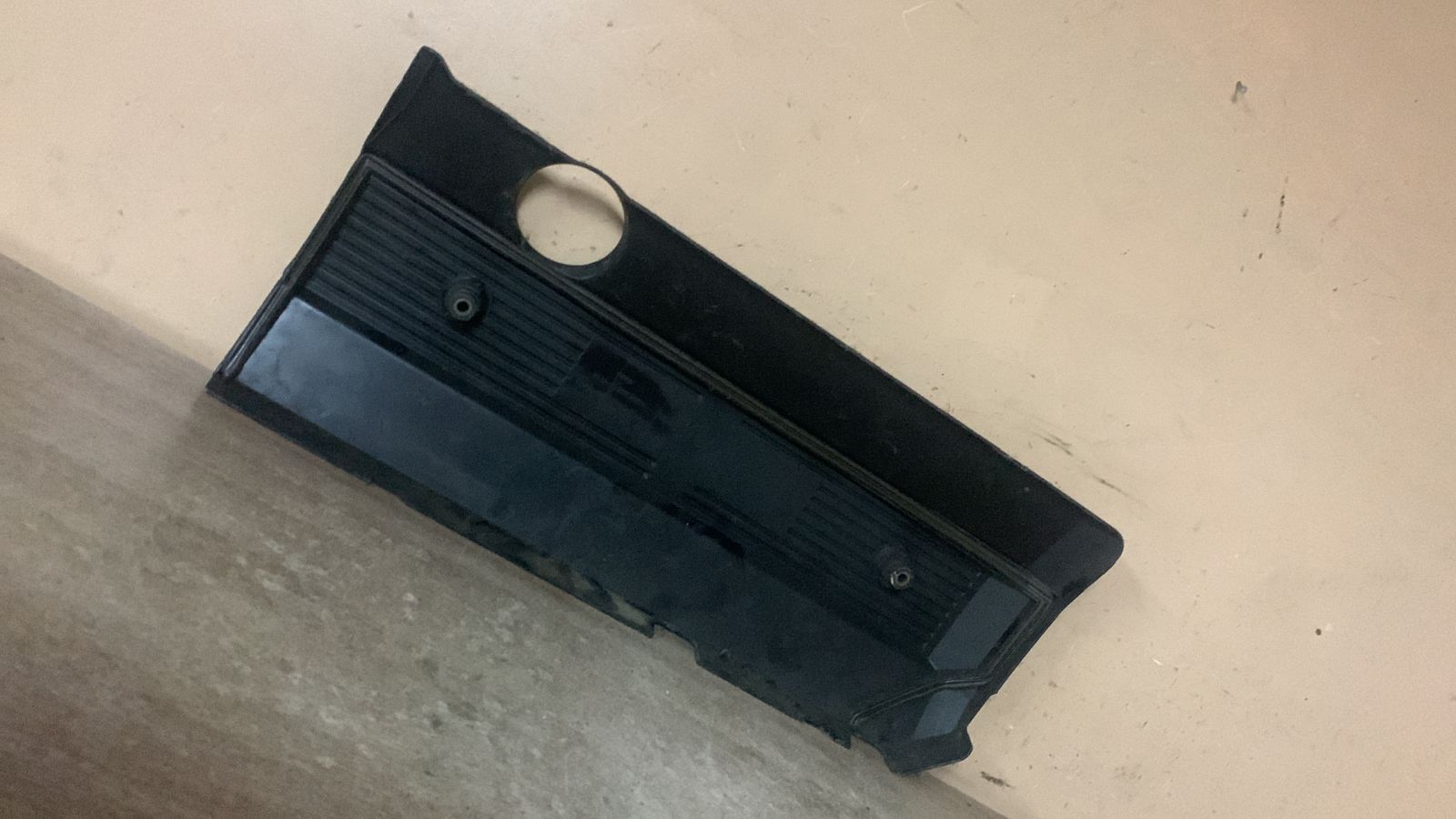 BMW 3-серия E46 Накладка декоративная bmw 5-serie E39 1995-2003;3-serie E46 1998-2005;7-serie E38 1994-2001;Z3 1995-2003;X5 E53 2000-2007;7-serie E65/E66 2001-2008;X3 E83 2004-2010;5-serie E60/E61 2003-2009;X5 E70 2007-2013 (НА ДВИГАТЕЛЬ 11121710781)
