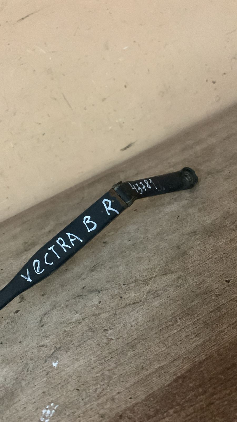 Opel Vectra B Поводок стеклоочистителей передний правый для Opel Vectra B 1999-2002