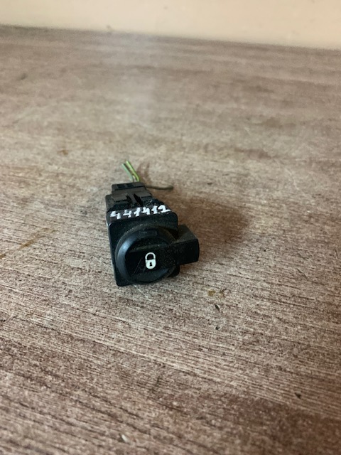 Citroen C4 2005-2011 Кнопка блокировки центрального замка Citroen C4 2005-2011  6554LF (цена без фишки!)