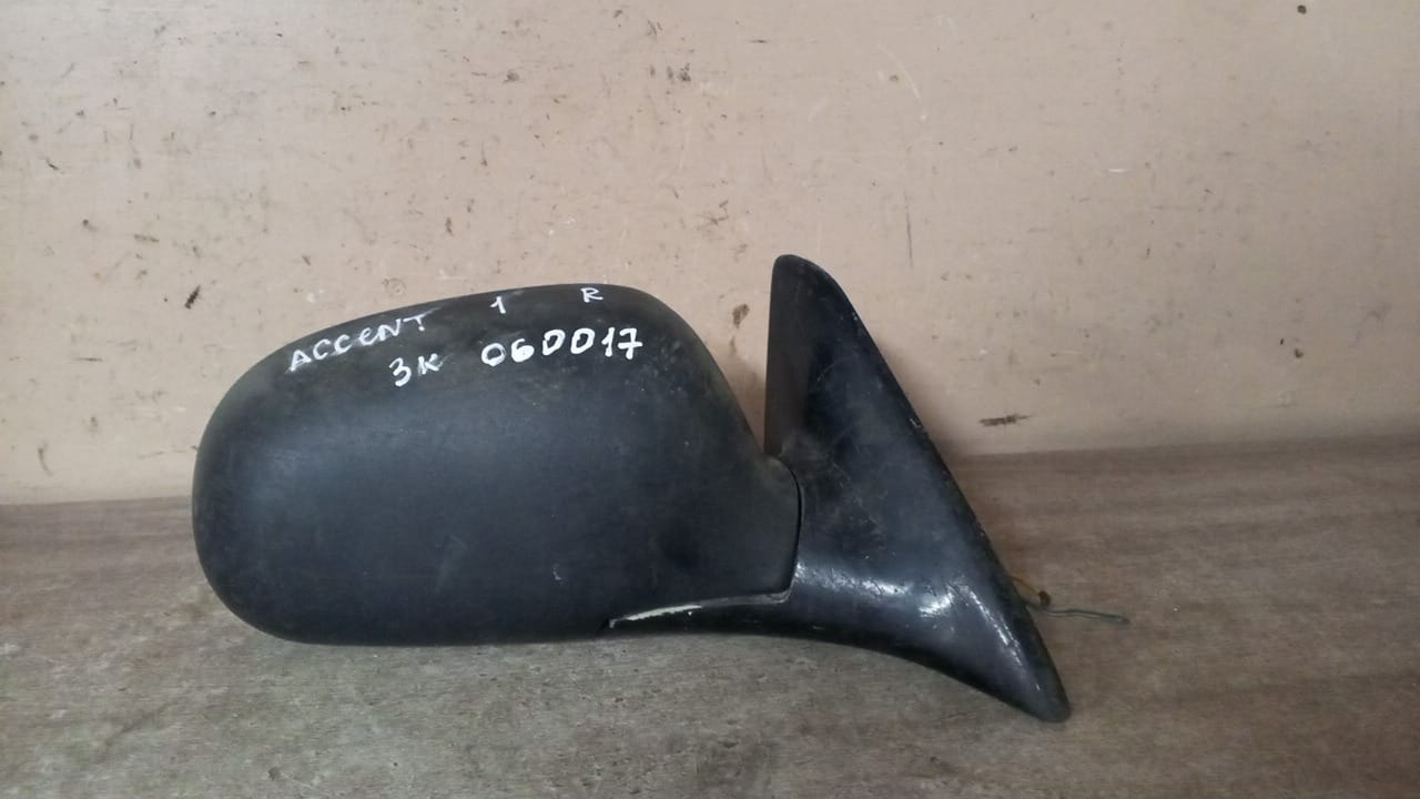 Hyundai Accent 1994-2000 Зеркало правое электрическое для Hyundai Accent I 1994-2000 (3 КОНТАКТА  ) 8760822000   ВМЕСТО ФИШКИ - ТРИ ПРОВОДА