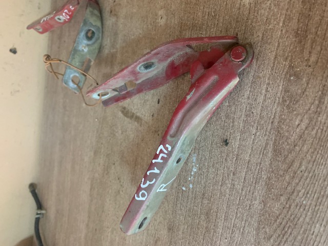 Peugeot 206 Петля капота правая для Peugeot 206 1998-2012  791332