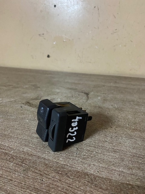 Volkswagen Transporter T4 1991-1996 Переключатель света фар VW PASSAT B3 88-93/ POLO/ T4  357941531