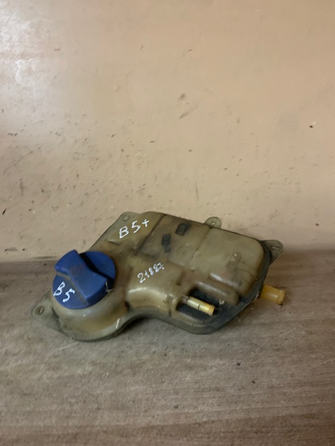Volkswagen Passat B5 2000-2005 Бачок расширительный AUDI A4 [B5] (1994-2000)/VW PASSAT [B5] 8D0121403L