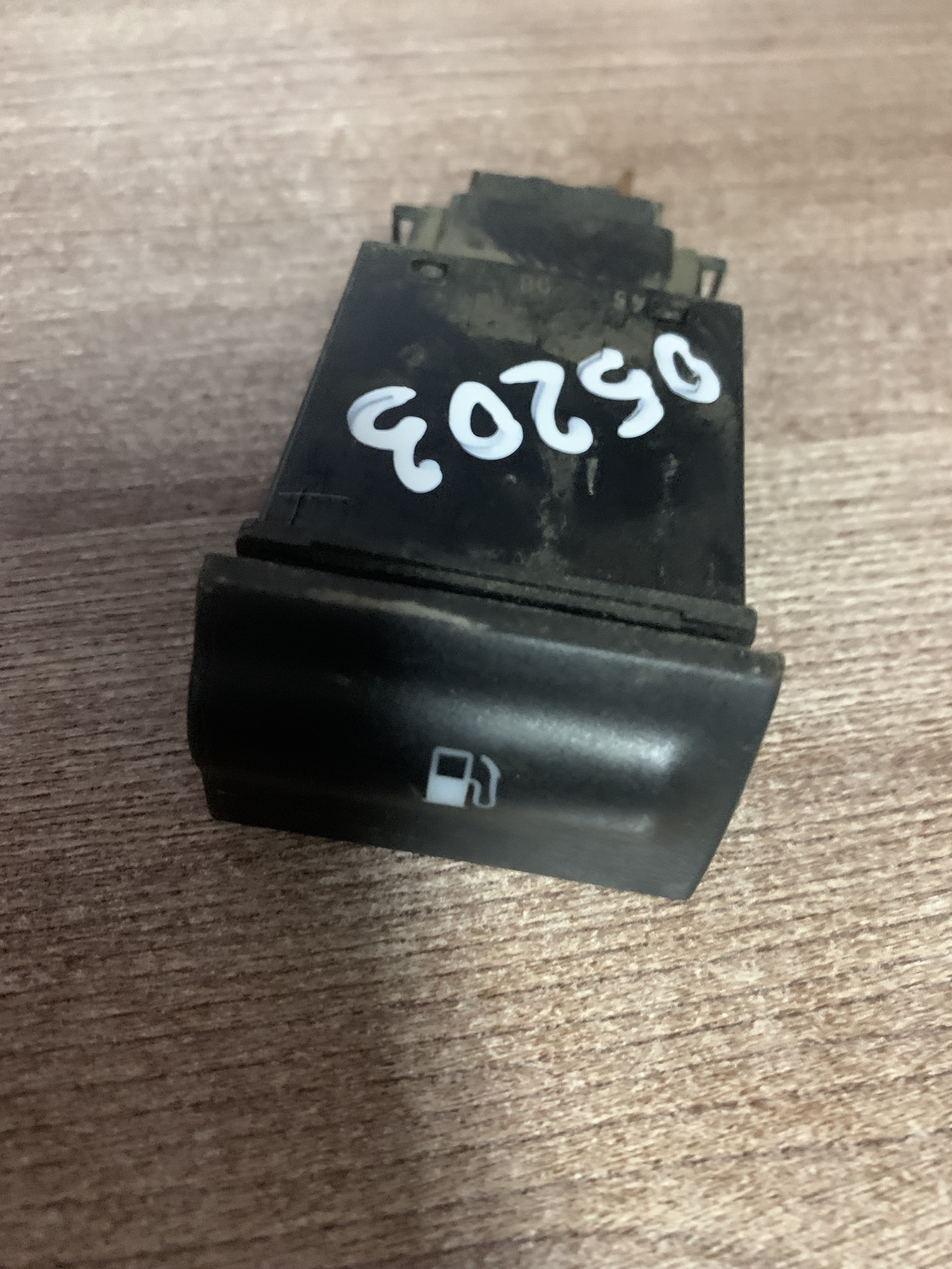 Кнопка открывания лючка бензобака для Skoda Octavia (A4 1U-) 2000-2011