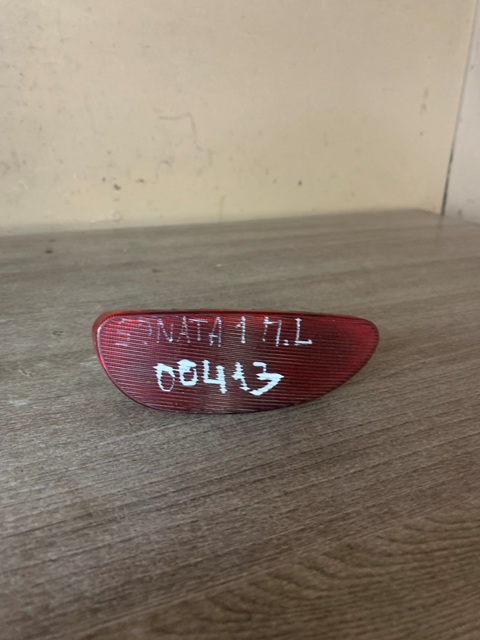 Hyundai Sonata  III Плафон салонный Hyundai Sonata III 1996-1998 левый 9263035000 (обшивки дверной)