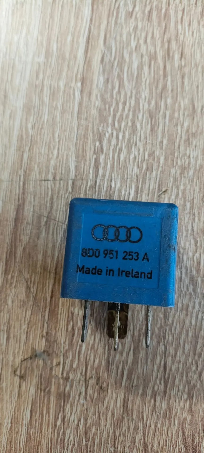 Audi 100 [C4] Реле VW PASSAT [B5] (1996-2000)/AUDI 100 [C4] (1991-199  8D0951253A №373