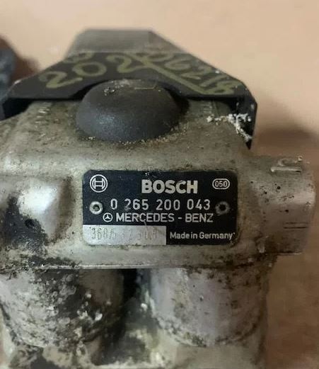 Mercedes Benz W202 Блок ABS (насос) W202 1993-2000;W123 1976-1985;W124 1984-1993;W126 1979-1991;W129 1989-2001;W140 1991-1999;W201 1982-1993;W124 E-Klasse 1993-1995;G-Class W463 1989> (bosch)