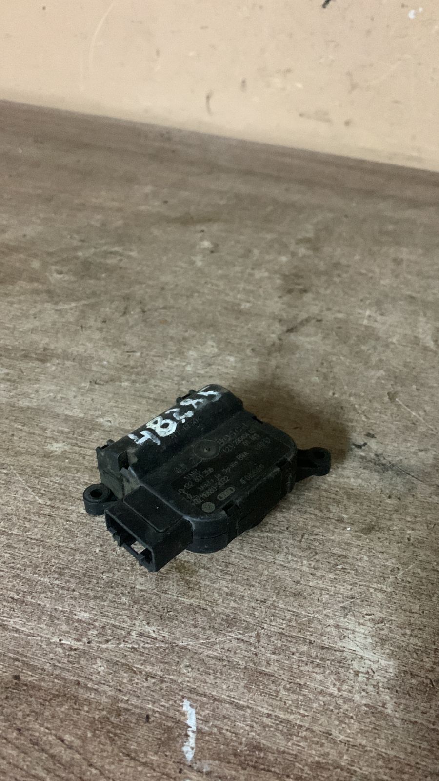Audi A6 [C6,4F] Моторчик заслонки отопителя AUDI A6 [C6] 0132801358 4F0820511
