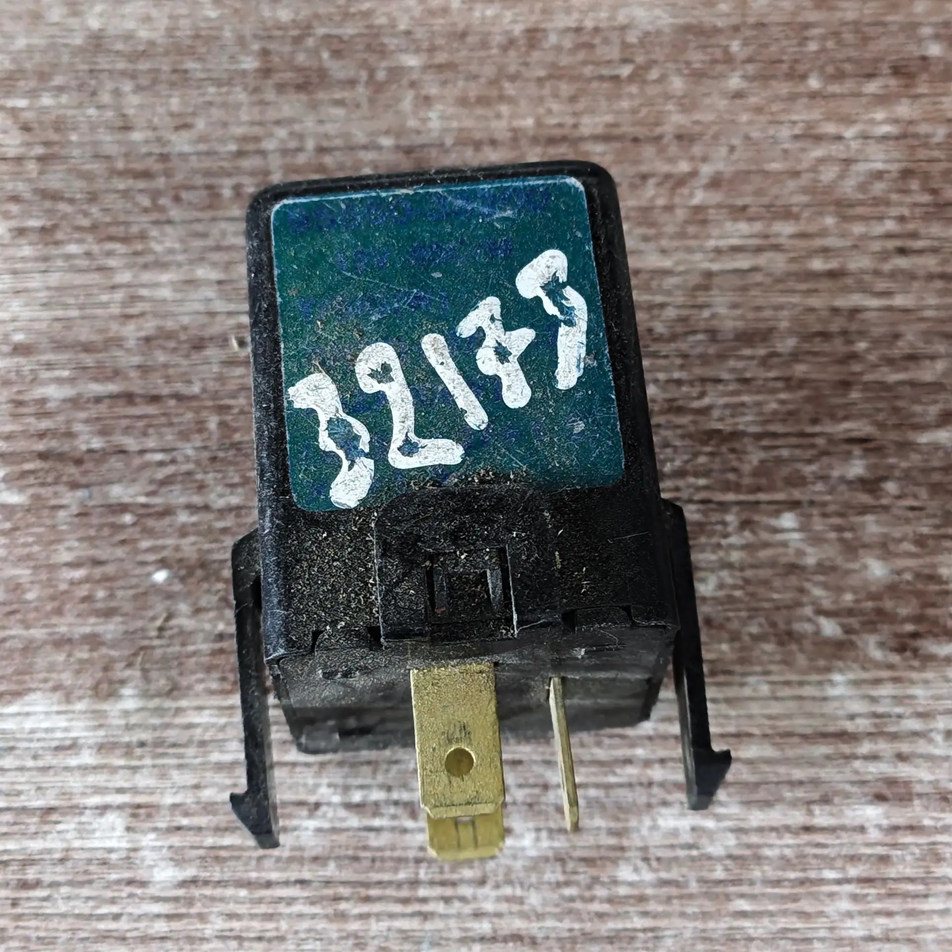 Hyundai Accent 1994-2000 Реле поворотов HYUNDAI ACCENT/H-100/LANTRA/TE 9555034000
