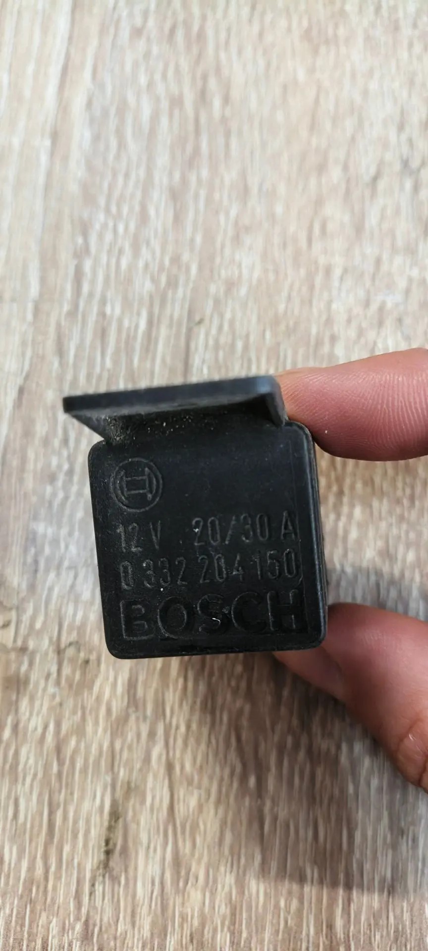 Audi A3 [8L1] Реле  a3 8l 1.8 0332204150