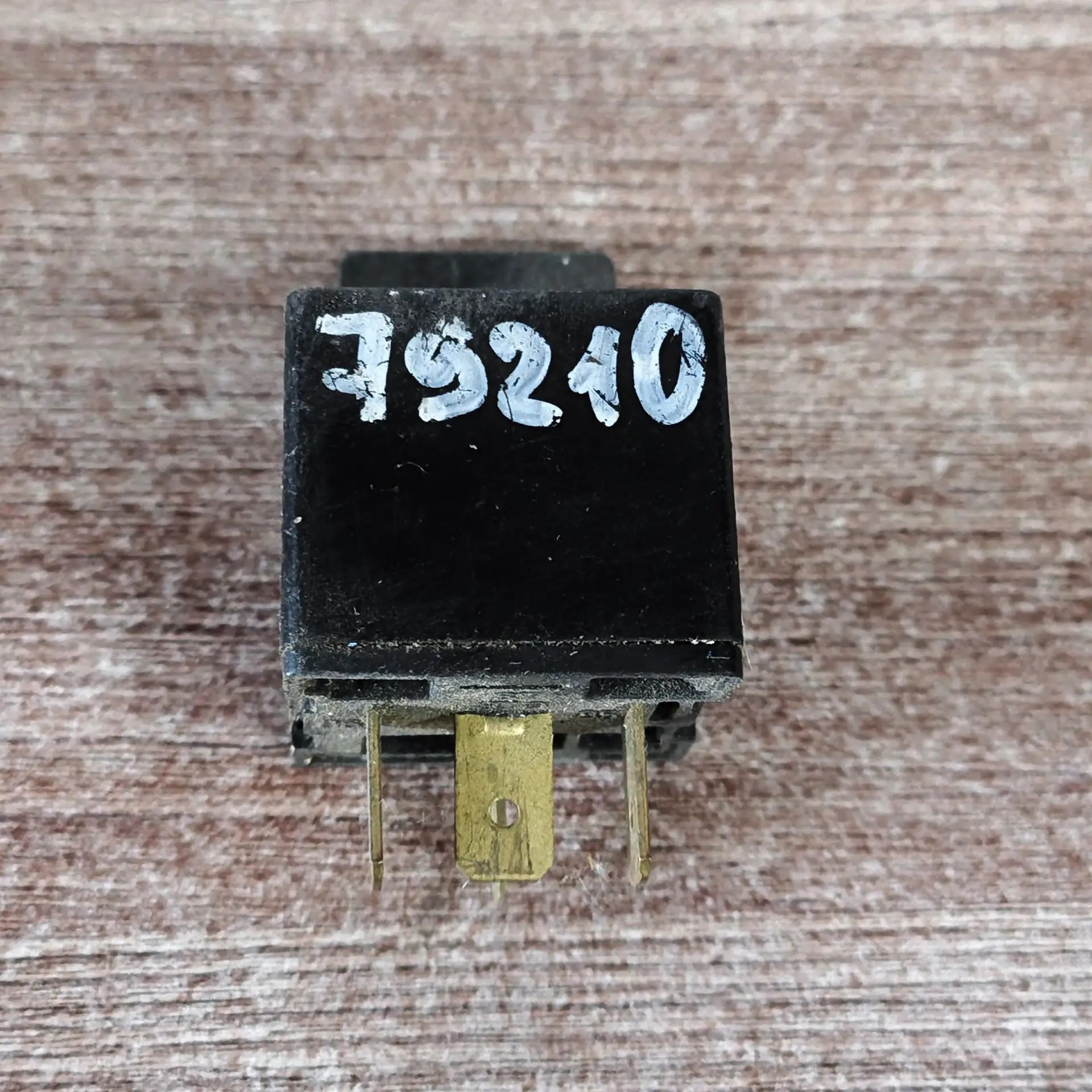Kia RIO 2000-2004 реле kia рио 7921BC1