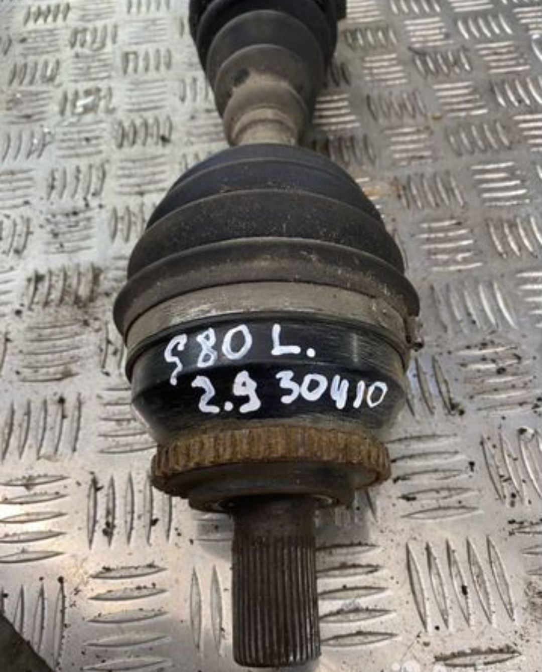 Полуось передняя левая VOLVO S80 (1998-2006) под замену пыльника!