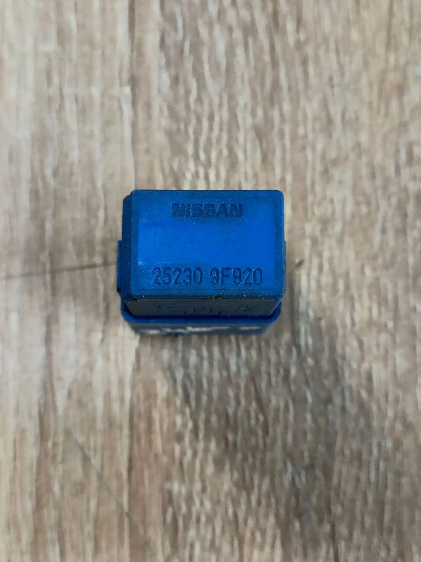Nissan Almera N16 Реле Juke (F15) 2011>;Micra (K11E) 1992-2002;Terrano II (R20) 1993-2006;Almera Tino 2000-2006;Almera N16 2000-2006;Note (E11) 2006-2013;Navara (D40) 2005-2015;Qashqai (J10) 2006-2014 252309F920