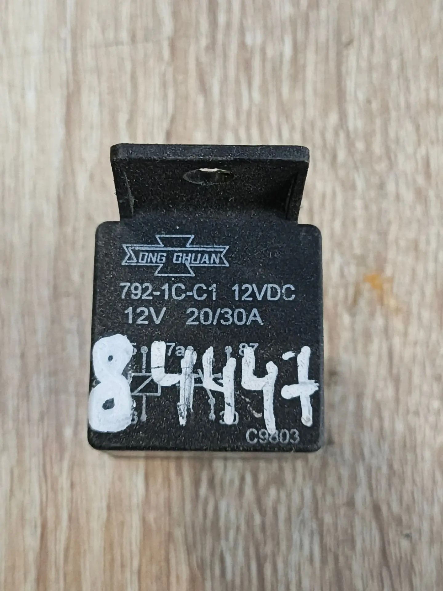 Mitsubishi Carisma (DA) Реле  Carisma 7921CC1