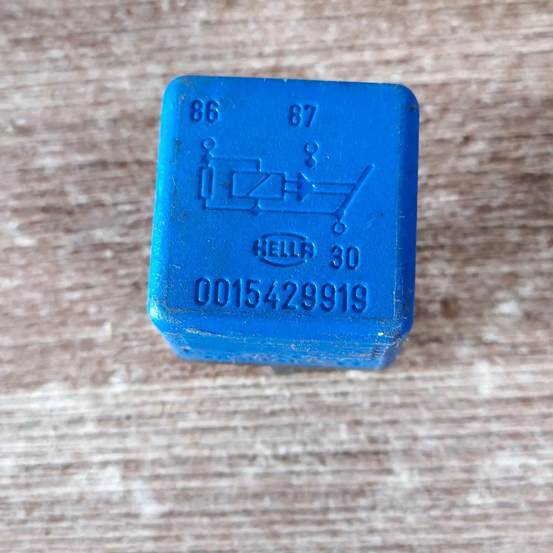 Реле  Mercedes Benz W202 (1993-2000) 0015429919