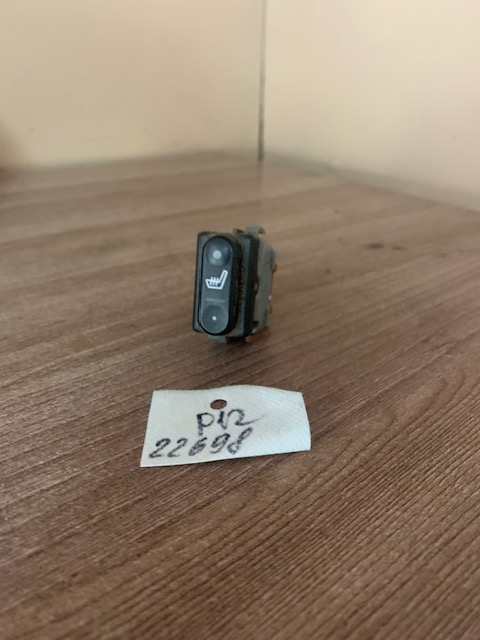 Nissan Primera P12 (2002-2007) Кнопка обогрева сидений Primera P12E 2002-2007 (ПОСЛЕ 2004 ГОДА 25500BA000)