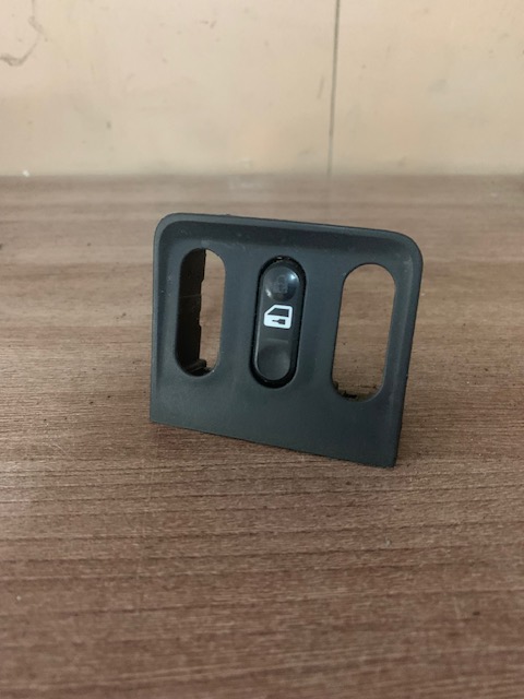 Nissan Primera P12 (2002-2007) Кнопка блокировки стеклоподъемников Primera P12