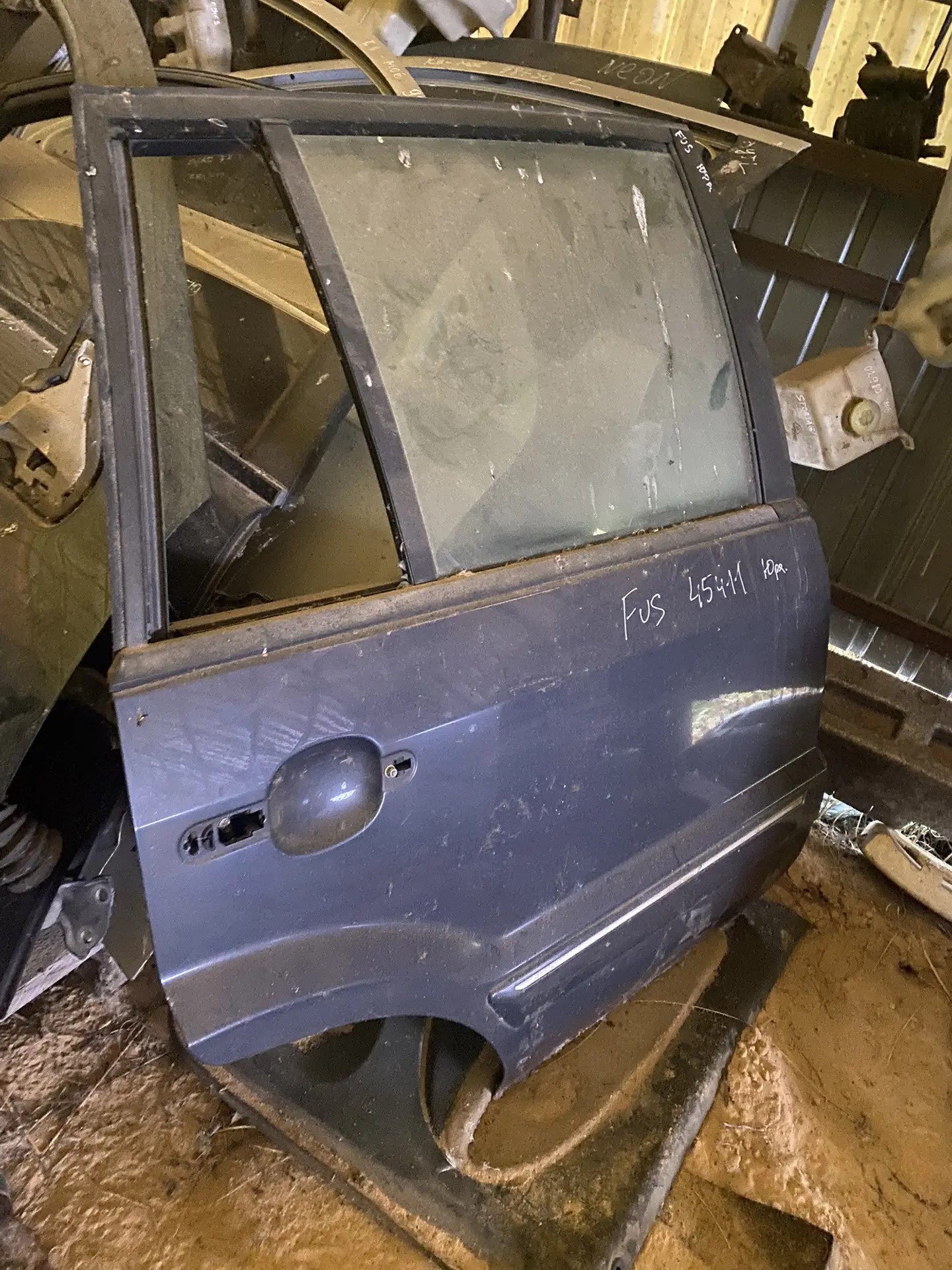 Дверь задняя правая для Ford Fusion 2002-2012 цена за голую дверь 1692555