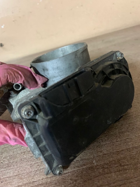 Заслонка дроссельная электрическая Acura MDX 2007-2013;Accord VIII 2008-2015;Pilot 2008-2015;Ridgeline 2005-2014;Crosstour 2010-2015;Odyssey IV 2010-2017 (16400RYEA01)  дефект : треснут корпус, разъем. нет фишки!
