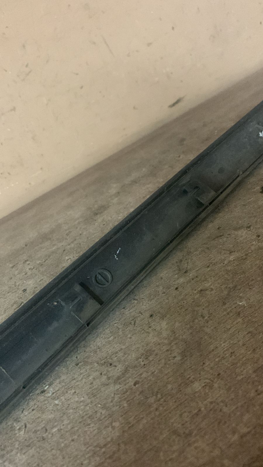 Peugeot 306 (1993-2003) Молдинг передней левой двери Peugeot 306 1993-2003 (9635087477 8545T2)