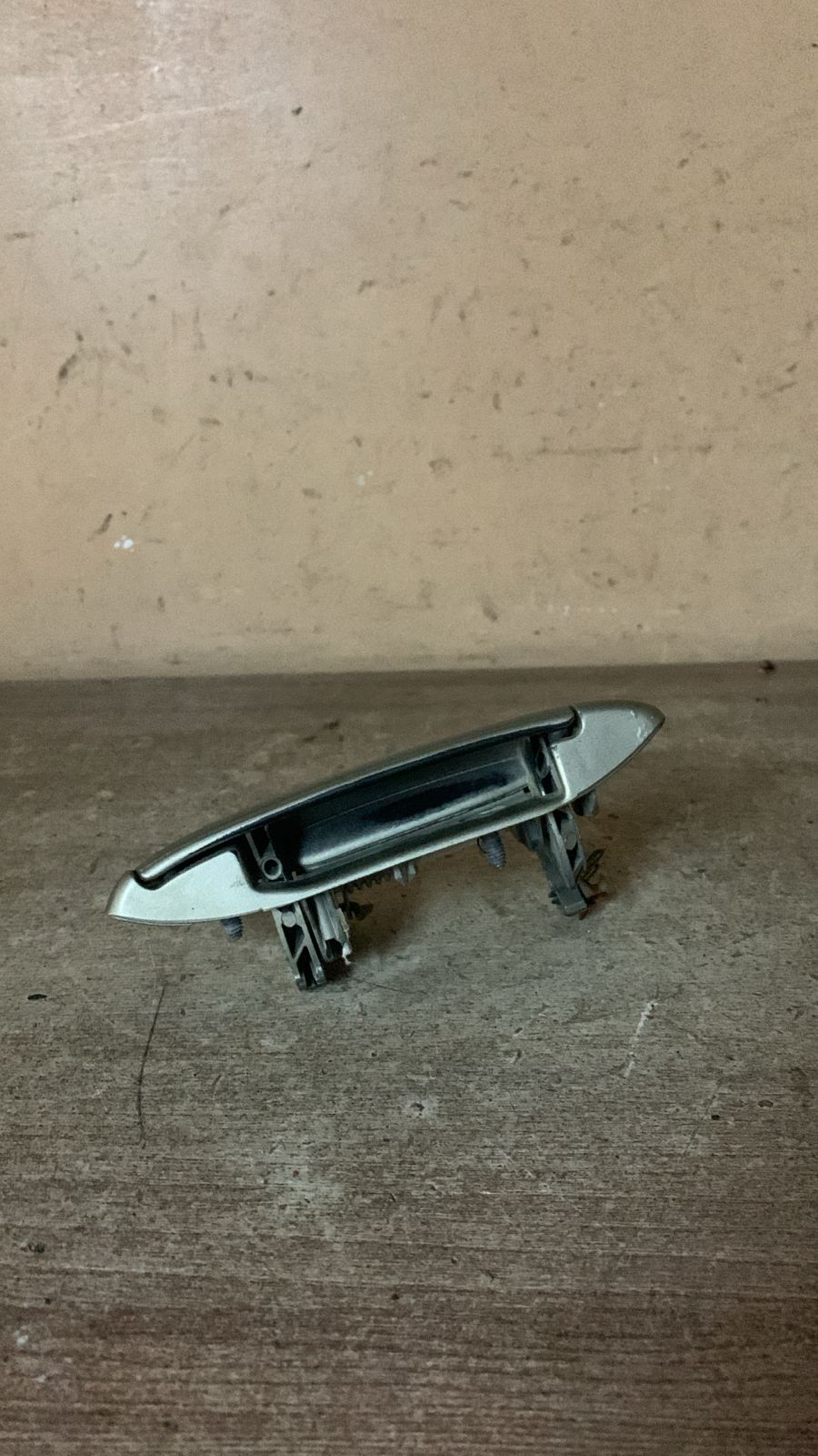 Renault Logan 2005-2014 Ручка двери наружная левая RENAULT LOGAN (2005-2014) Lada Largus 2012> 8200869055