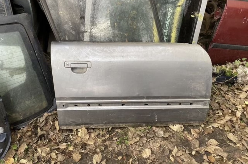 Audi 100 [C4] Дверь передняя правая AUDI 100 [C4] (ПЕНКА) 4A0831052
