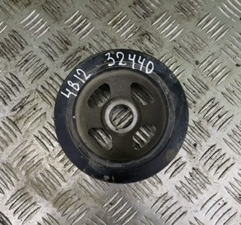 Mitsubishi Outlander (CU) Шкив коленвала Lancer (CX,CY) 2007>;Outlander XL (CW) 2006-2012;ASX 2010>;Outlander (GF) 2012> (1.8-2.4 1104A052)