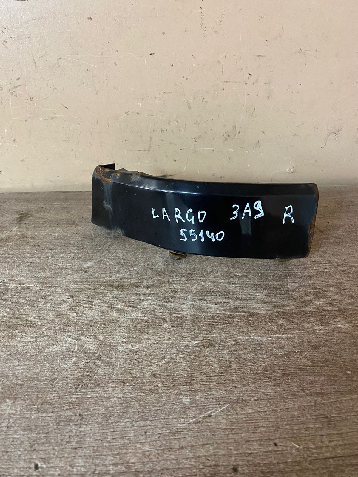 Nissan Largo Планка ресничка задняя правая Nissan Largo W30 791605C000