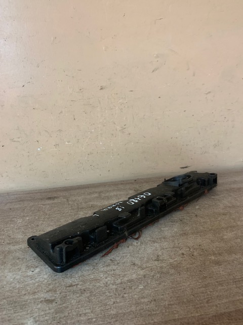 Citroen Xsara Picasso Крышка головки блока (клапанная) для Citroen Xsara Picasso 1999-2010  C5 2001-2004 Peugeot 407  406   (1.8 16V EW7 ВПУСКНАЯ 0248N8 9638897280 )