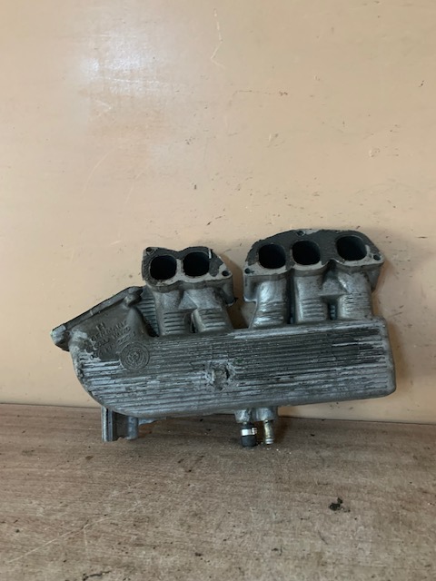 Audi 100 [C4] Коллектор впускной для Audi 100 C4 034133223J