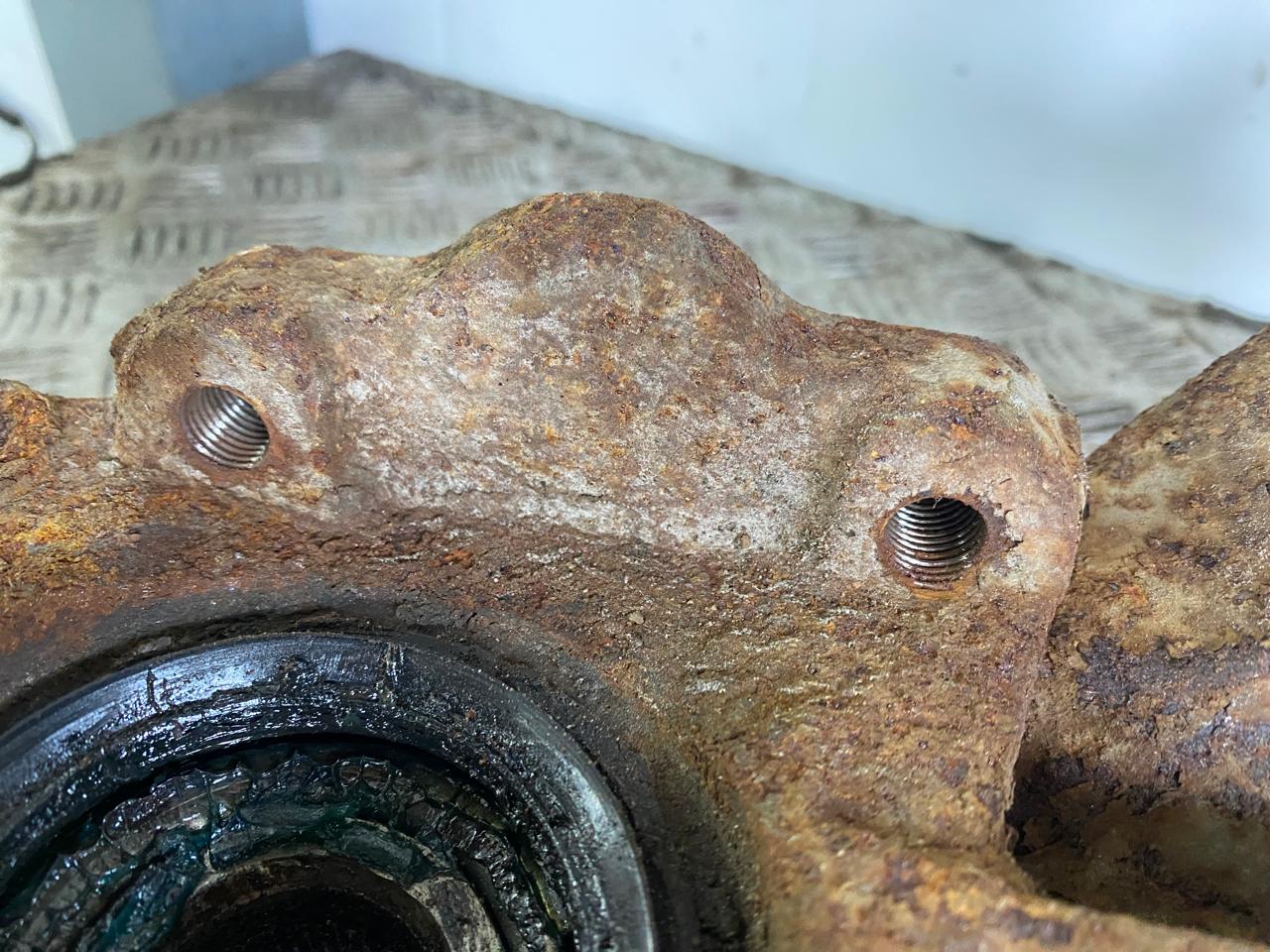 Nissan Largo Поворотный кулак правый Nissan Largo W30 Serena 400145C500