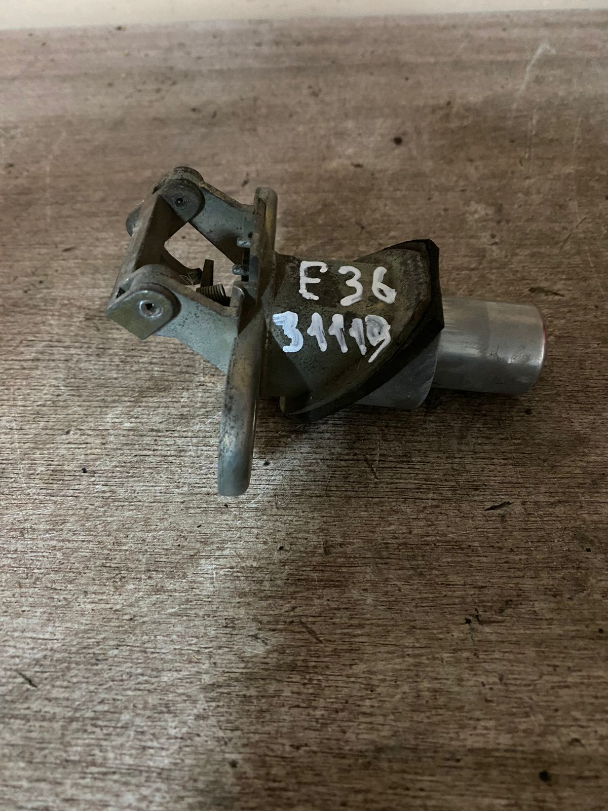 BMW 3-серия E36 Вставка замка багажника 3-serie E36 1991-1998 (СЕДАН 51248122346)