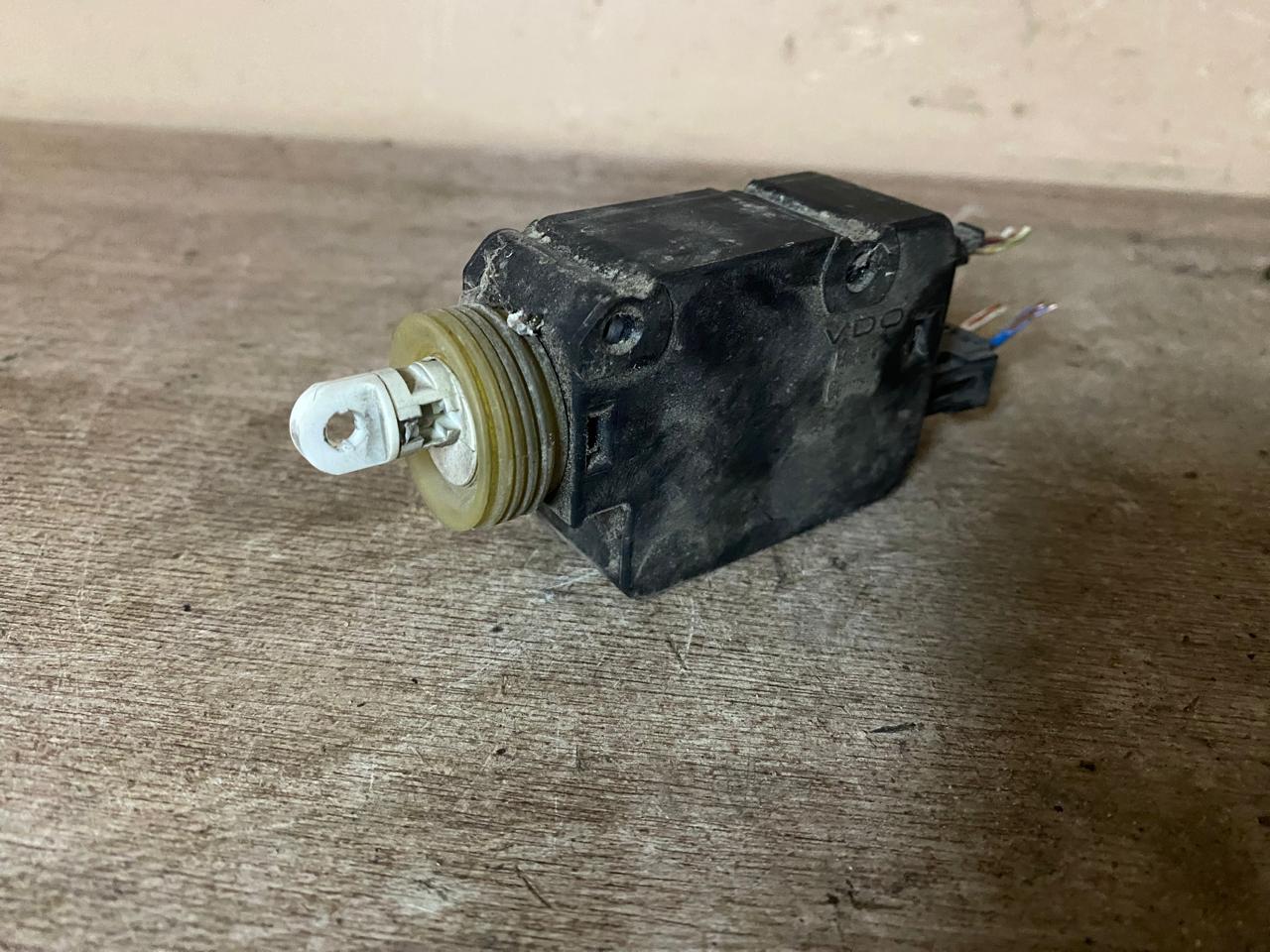 BMW 3-серия E36 Активатор замка багажника BMW 3-E36 / 5-E34 67118361140 BMW