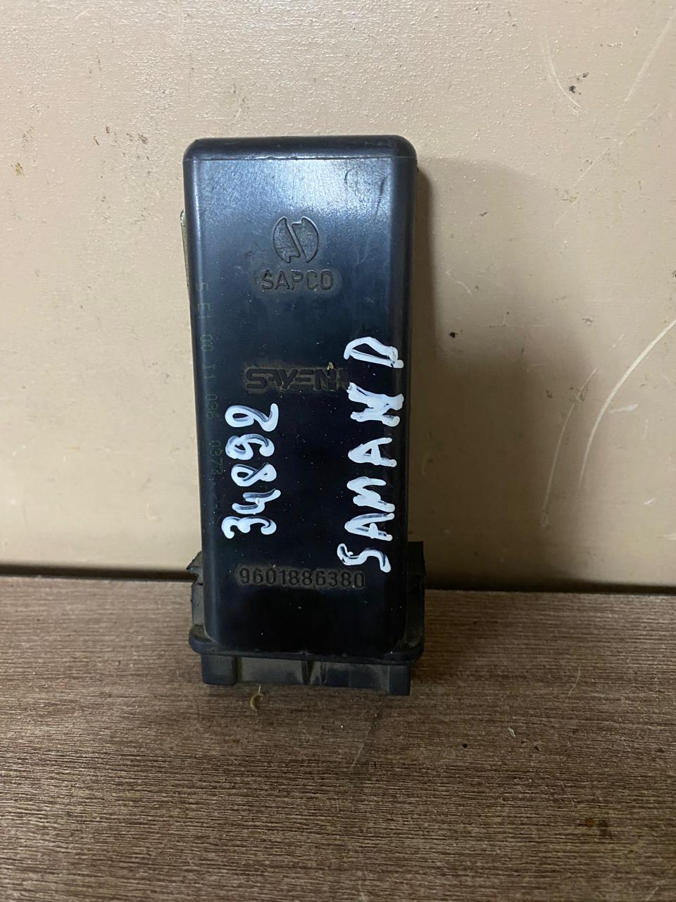 Блок управления центральным замком Samand 9601886380