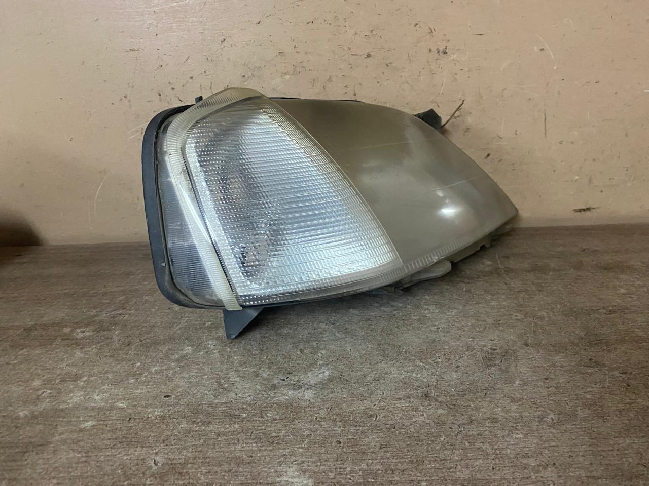 Renault Logan 2005-2014 Фара правая Рено Логан 1 дефект креплений , крепления есть требуется ремонт, на запчасти или под восстановление, детали с пометкой( на запчасти) возврату не подлежат  8200211006