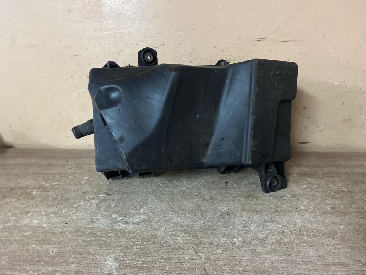 Корпус воздушного фильтра Octavia (A4 1U-) 2000-2011 Golf IV/Bora 1997-2005; (1J0129607S 1J0129607AE) (Левый руль)