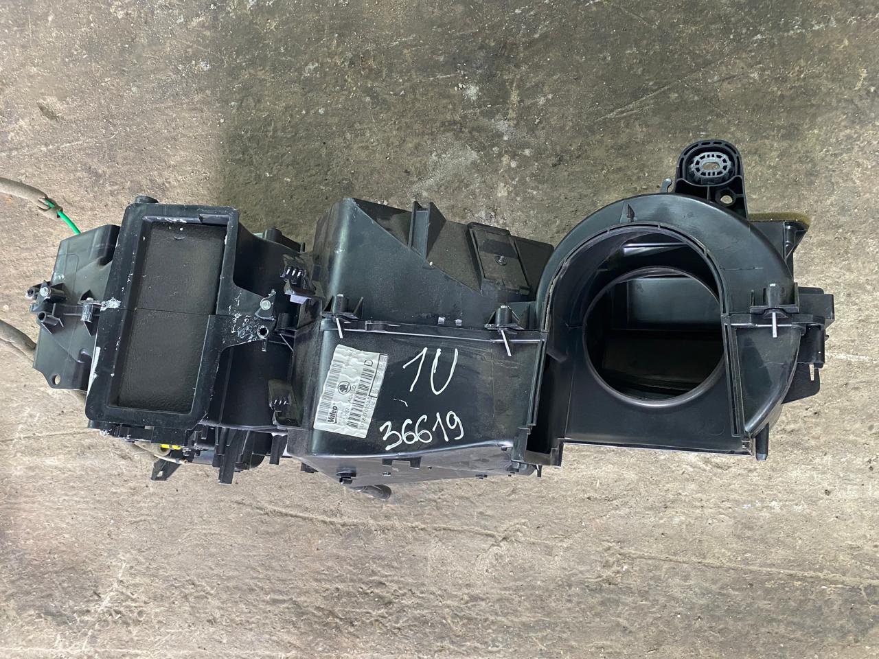 Корпус отопителя Octavia (A4 1U-) 2000-2011 (C КОНДИЦИОНЕРОМ) 1U1820003AQ