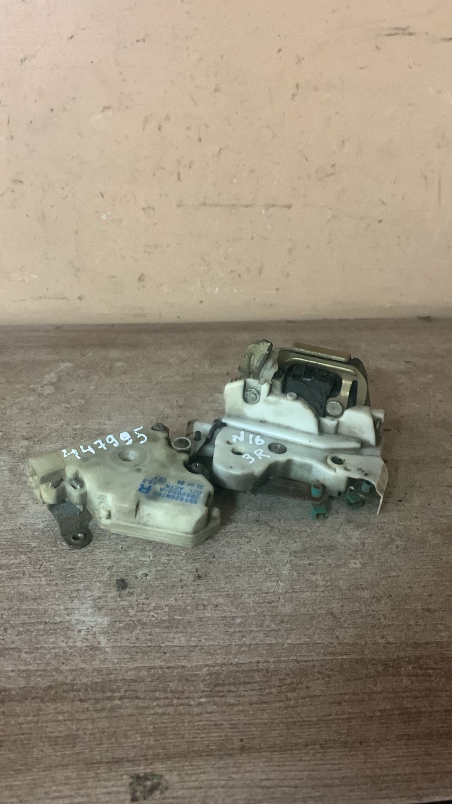 Nissan Almera N16 Замок двери задней правой для Nissan Almera N16 2000-2006 82502BM700  82552BM760