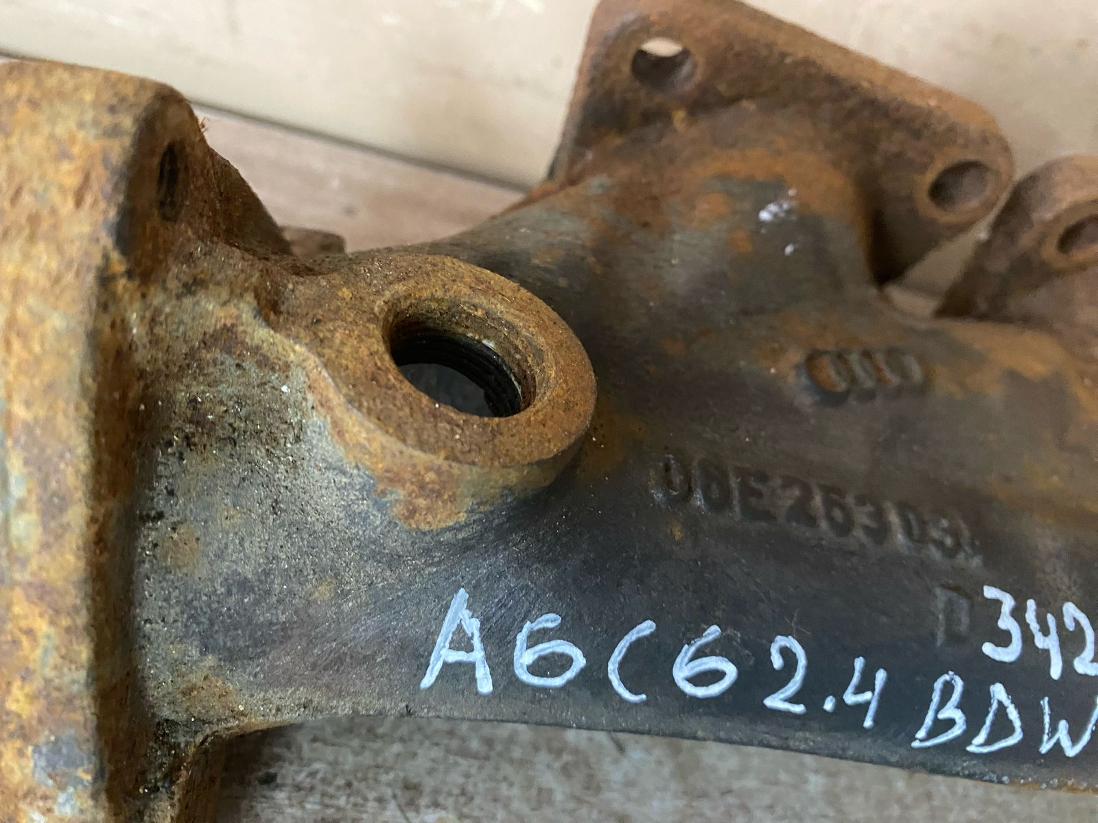 Audi A6 [C6,4F] Коллектор выпускной A6 [C6,4F] 2004-2011 (ПРАВЫЙ 06E253034D)  2.4
